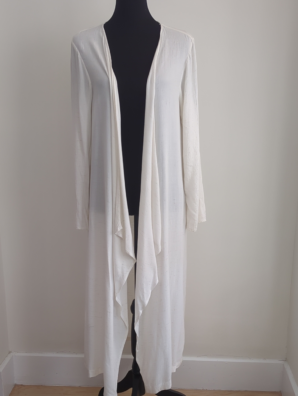 NWOT Sun & Shadow Cream Linen Sweeping Long Asymmetrical Hemline Duster Cardigan